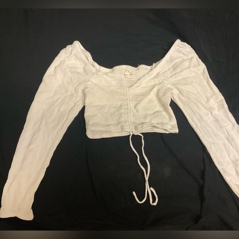 White crop top never worn